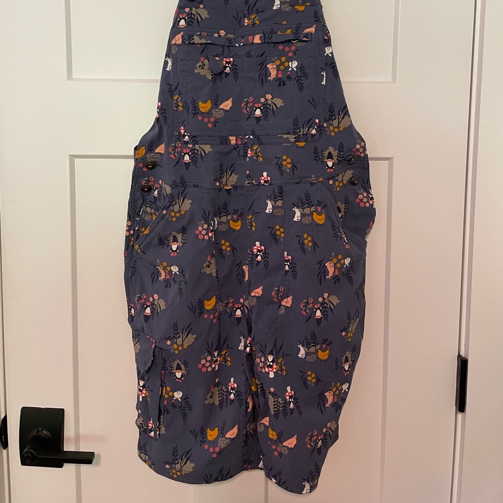 Duluth Trading Co heirloom garden overalls Gnome xs blue shorts